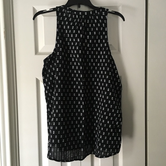 OLD NAVY Patterned Sleeveless Top - Picture 2 of 3